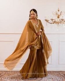 Discover-Elegant-Traditional-Dresses-for-Women-at-JOVI-India